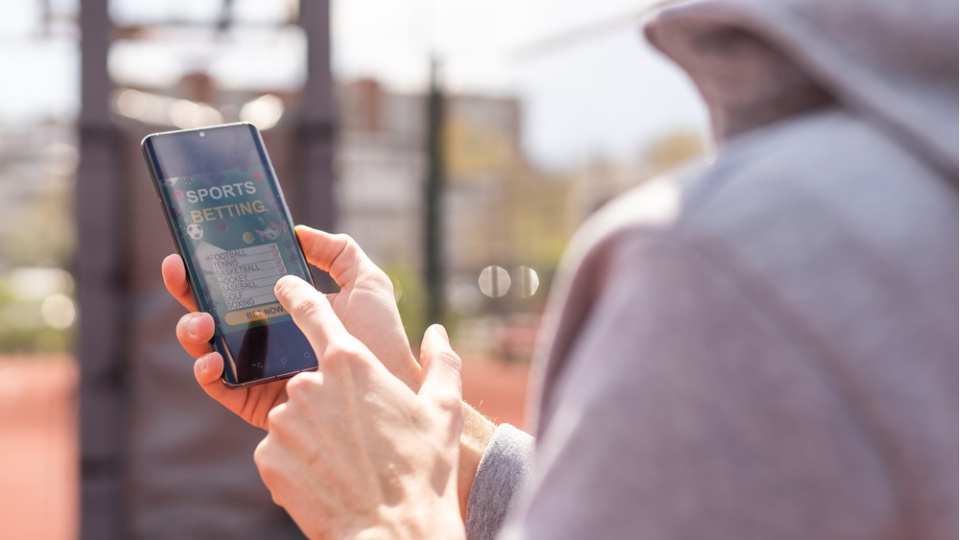 Kumar Borcu Aileleri Zorluyor: Bağımlılık Döngüsü